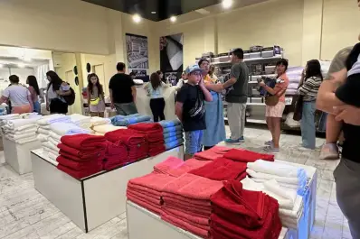 Un mega outlet de Palermo con rebajas imperdibles: cuándo termina y qué se puede conseguir