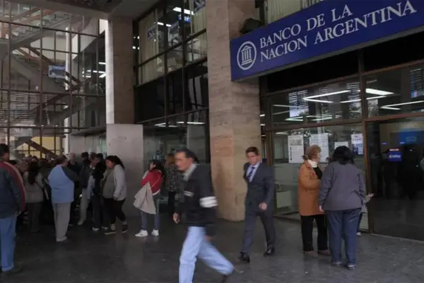 Banco Nación relanzó sus créditos para autos 0 km y usados en hasta 72 cuotas: baja de tasas, requisitos y cómo acceder