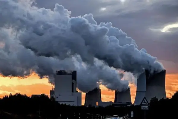 Emisiones de CO2: las generadas por combustibles fósiles batirán récord en 2025