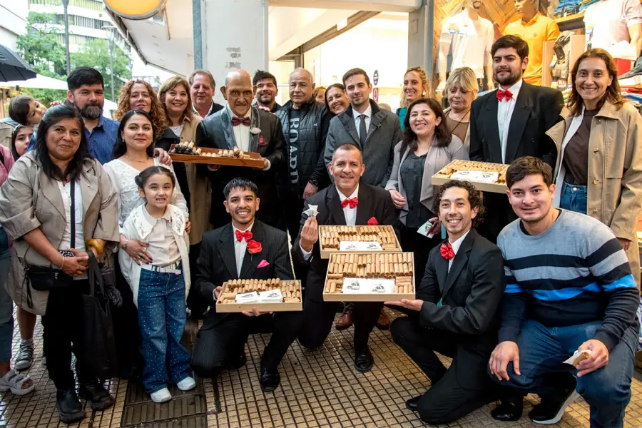 HOMENAJE. La escultura de Don Rojas fue inaugurada a un año de su fallecimiento.