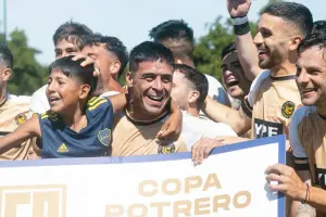 Cuánto se gana en la Copa Potrero 2025: los premios millonarios del torneo que organiza el Kun Agüero