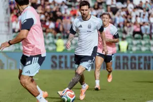 Agenda de TV: ¿a qué hora y dónde ver en vivo el amistoso entre Argentina y Angola?