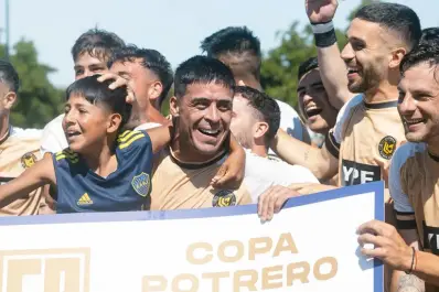 Cuánto se gana en la Copa Potrero 2025: los premios millonarios del torneo que organiza el Kun Agüero