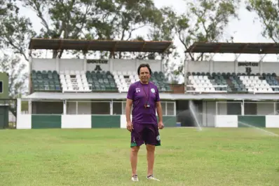 Jugó en Atlético y San Martín, logró cuatro ascensos y hoy es un referente del fútbol tucumano
