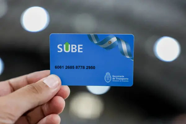 Estudiantes con SUBEM deberán actualizar la tarjeta para no perder los viajes gratis