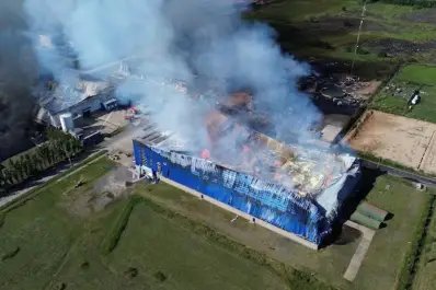 Explosión en el parque industrial de Ezeiza: 24 heridos, cinco plantas afectadas y una nube tóxica que obligó a cerrar la autopista