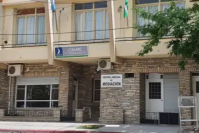 Sorpresa en Río Negro: un padre volvió después de 40 años para pagar la cuota alimentaria de su hija con discapacidad