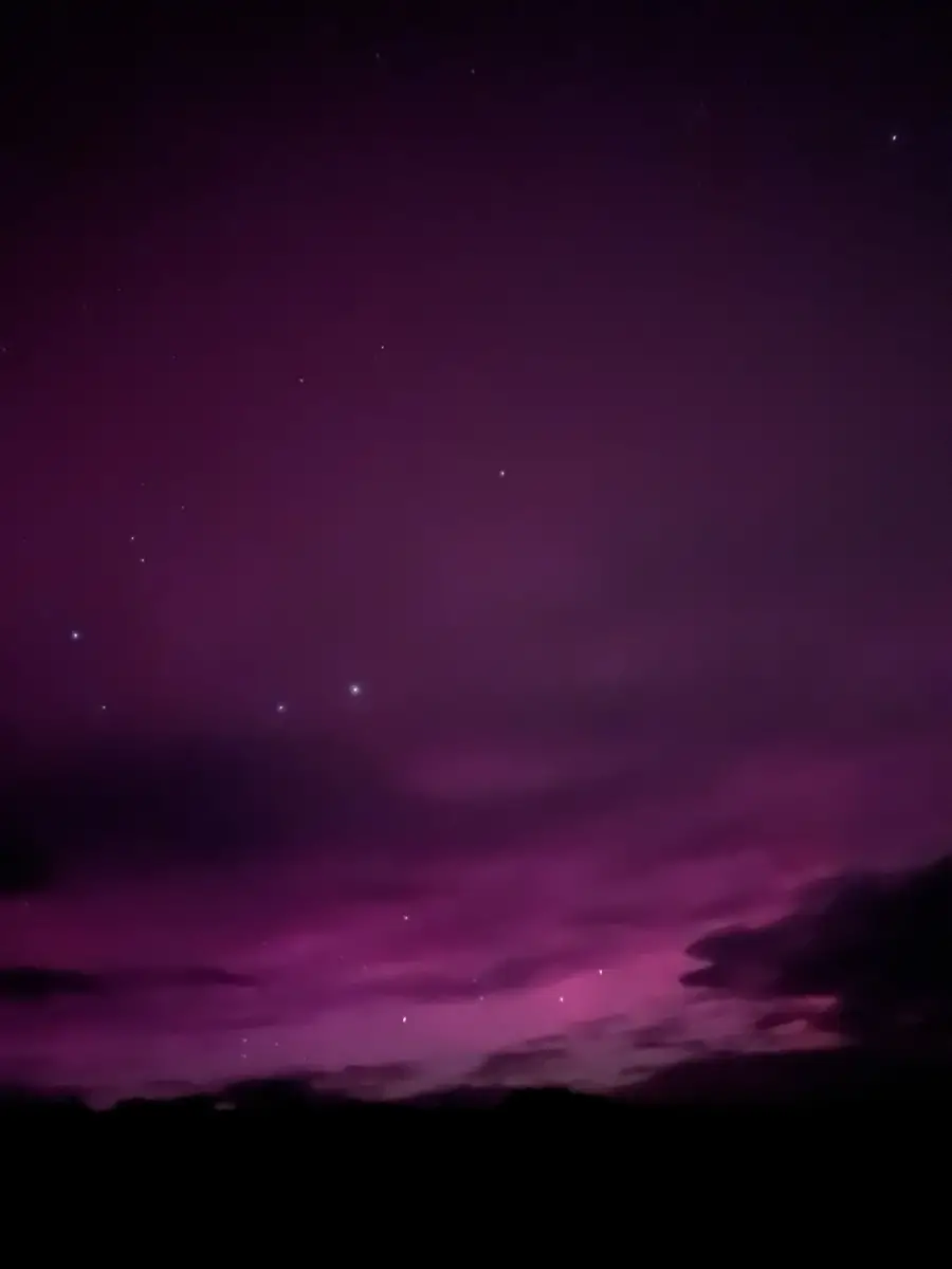 Auroras australes en plena primavera: el espectáculo de luces que sorprendió al cielo patagónico