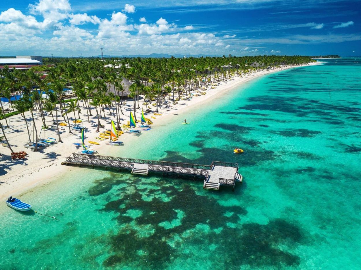 PUNTA CANA. El Caribe, con sus playas paradisíacas y la temperatura de sus aguas, tienta a los tucumanos. despegar