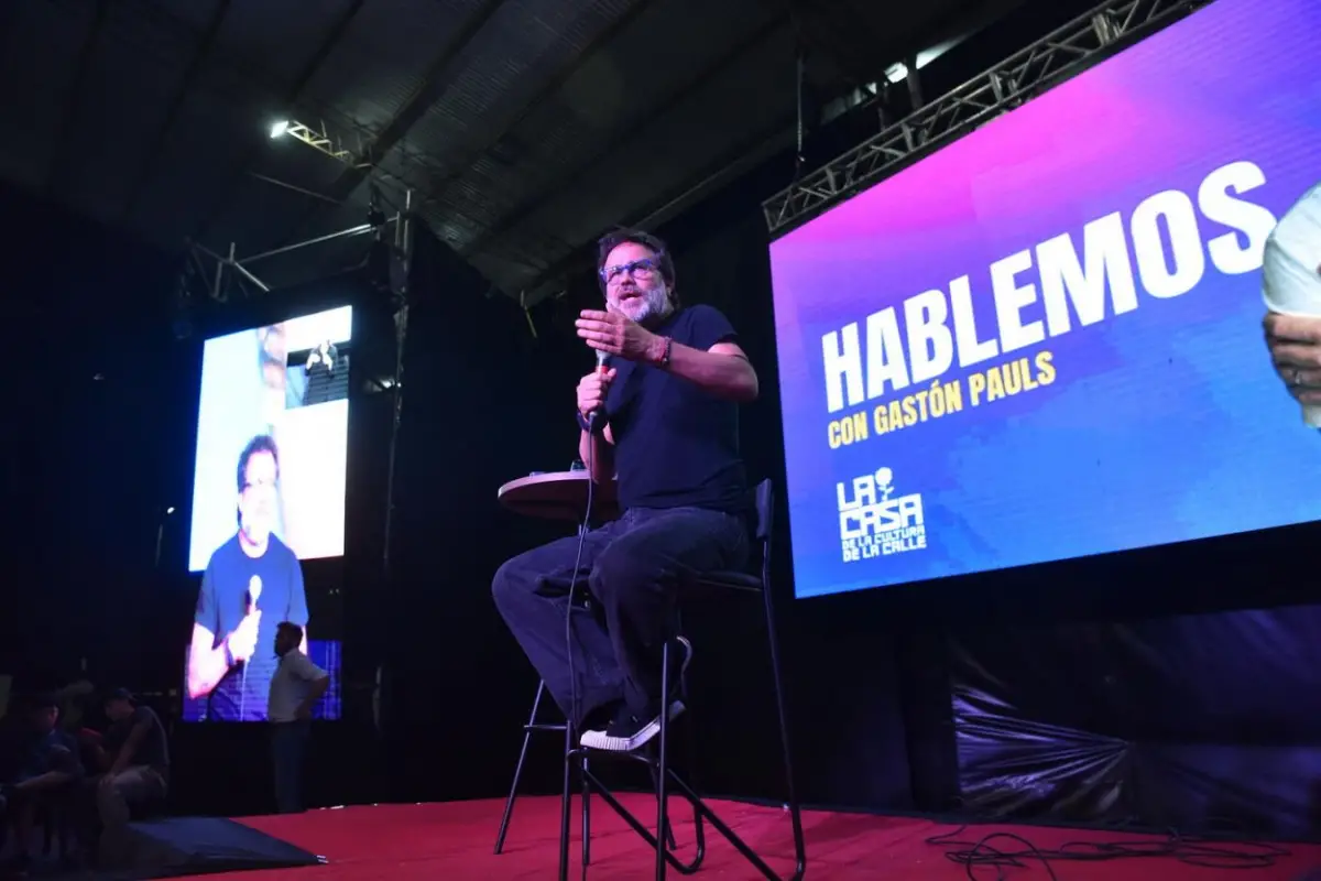 EN LAS TALITAS. En el complejo municipal, el artista compartió su experiencia personal: “Soy un adicto en recuperación constante”. la gaceta / foto de osvaldo ripoll