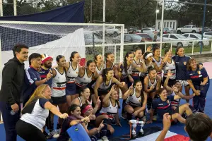 Natación venció a Huirapuca 3-2 en la final del Anual y ratificó su reinado en el hockey femenino