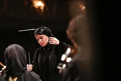 La historia de la primera directora de orquesta en Irán