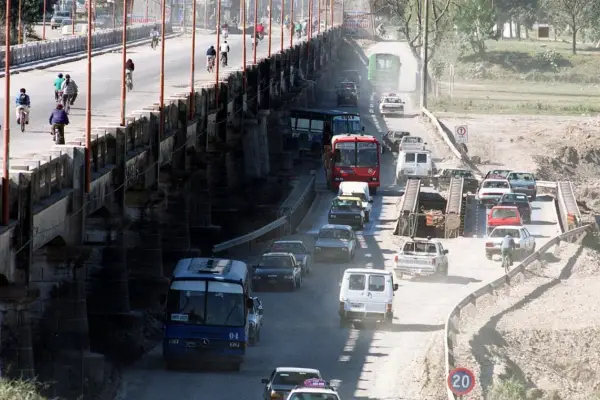 Recuerdos fotográficos: 2000. Emergencia por la clausura del puente Lucas Córdoba