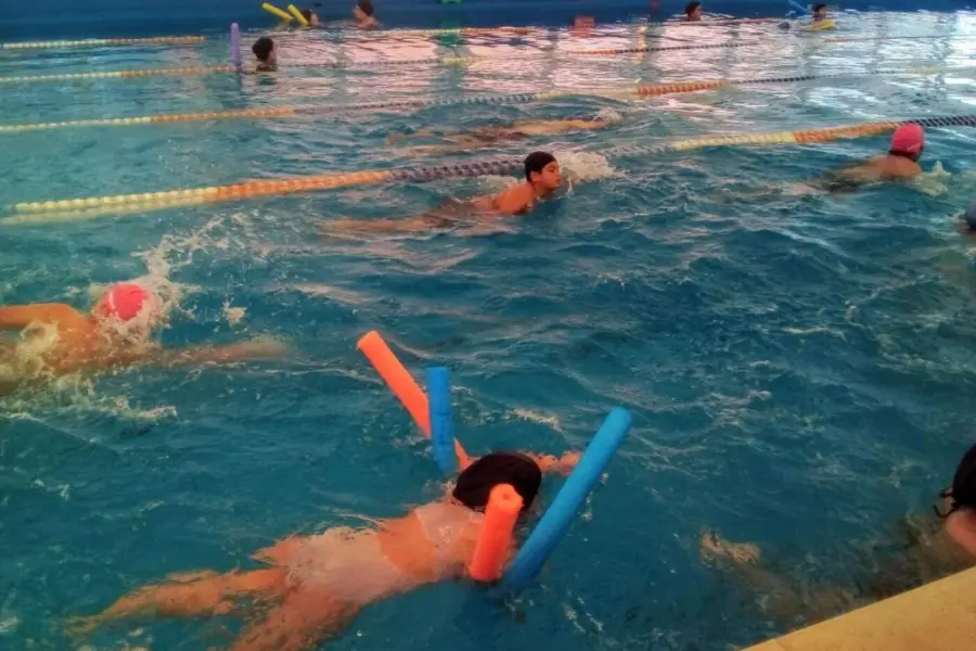 Hidroterapia en el Ateneo Salesiano: moverse, disfrutar y sanar en el agua
