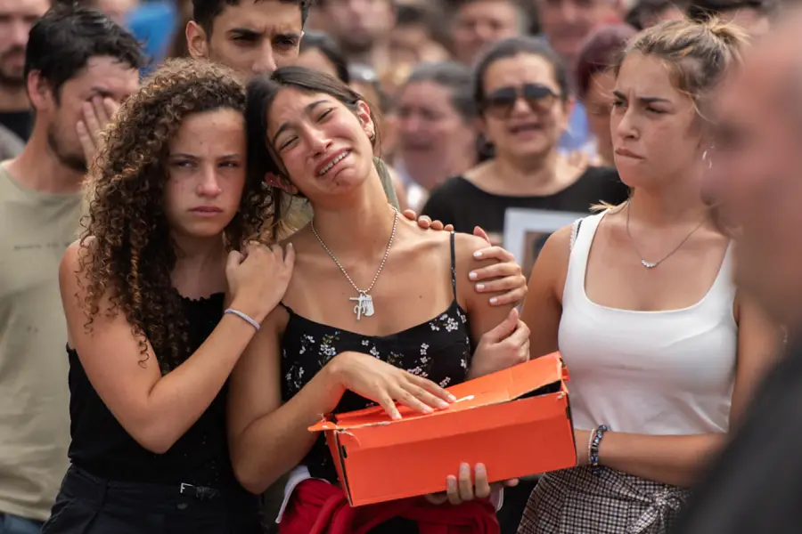 Julieta Rossi, la novia de Fernando Báez Sosa, en una de las marchas