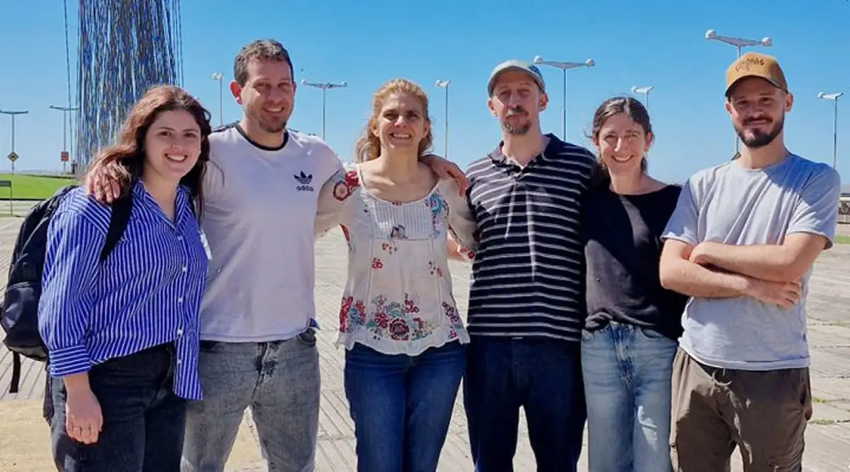 CIENTÍFICOS. El equipo que realizó el trabajo: Catalina Sierra, Matías Blaustein, Alejandra Ventura, Nicolás Lavagnino y Constanza Sánchez de la Vega