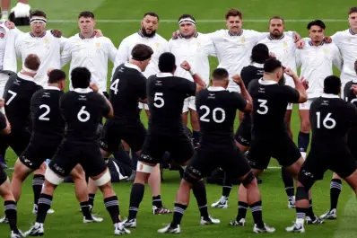 ¿Se perdió el respeto? Inglaterra volvió a desafiar el Haka de los All Blacks