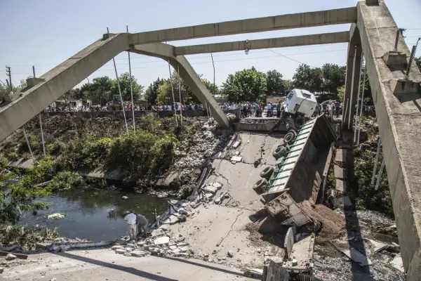 Se demora el arreglo de los puentes mellizos del canal Sur