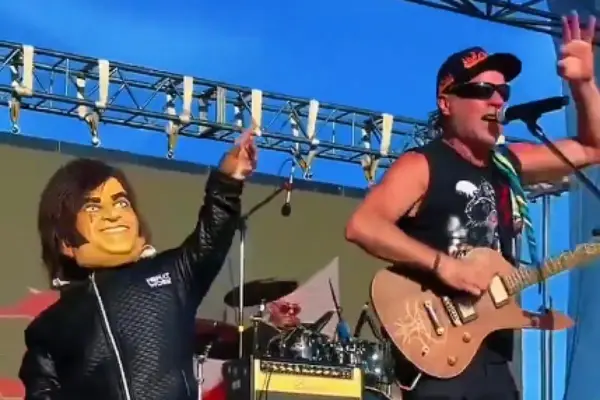 “Panic Show” y la singular presentación con la que “La Renga” buscó imitar a Javier Milei