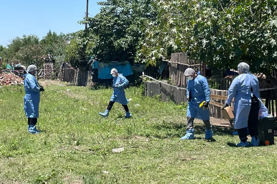 PESQUISA. Los peritos trabajaron en la casa de Villa Cariño, en Tafí Viejo.