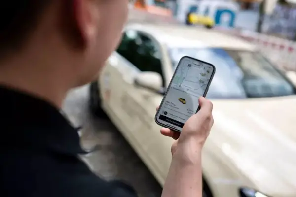 El futuro de las plataformas de transporte en la capital podría definirse la próxima semana