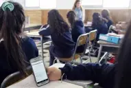 Celulares en las escuelas tucumanas: ¿herramienta pedagógica o riesgo creciente?