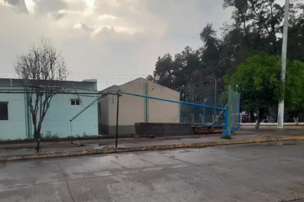 Por fuertes vientos, hubo cortes de electricidad en varias localidades de Tucumán