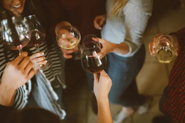 Llega un after office de Global Shapers para hacer contactos en un ambiente distendido