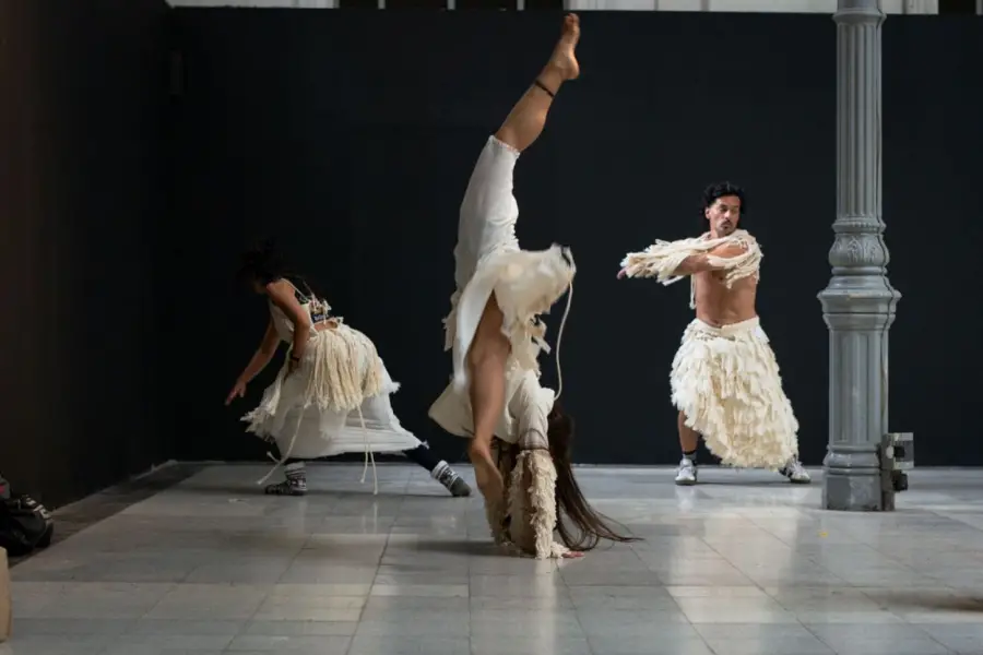 “HABITAR”. Esa es la consigna de este desfile, en el que se confluyen distintas ramas del arte tucumano.