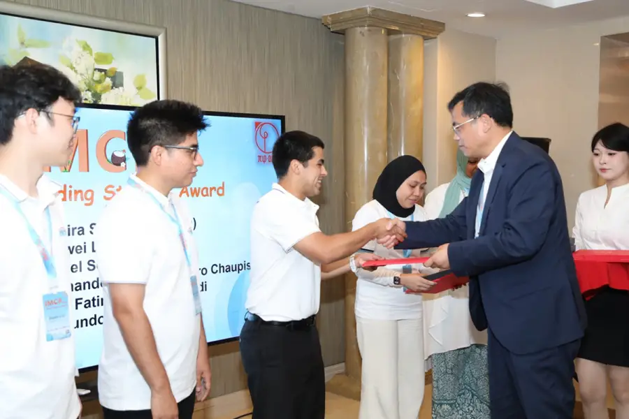 EN LA EXPOSICIÓN. El grupo de Facundo quedó entre los mejores del encuentro. / CORTESÍA FACUNDO ABACA