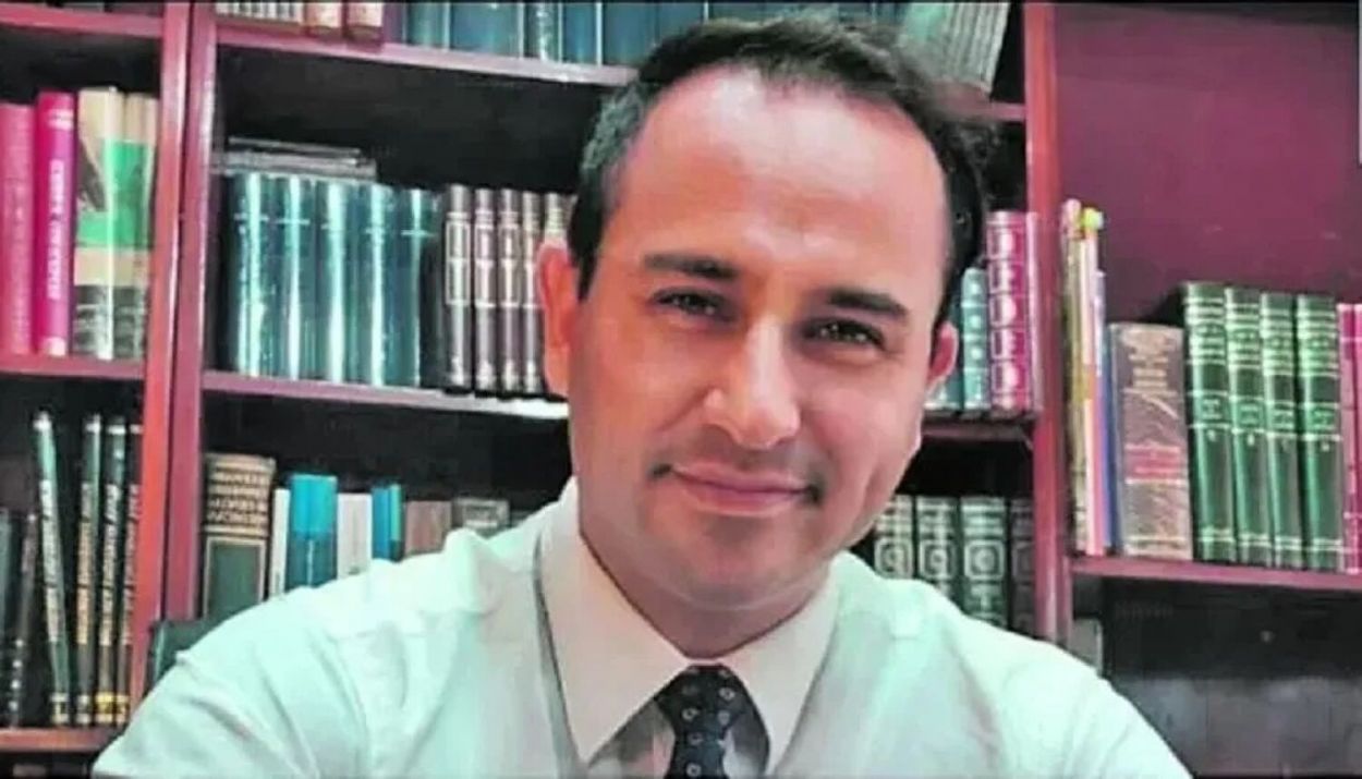 ERROR. El procurador Vega fue detenido por cometer una estafa.