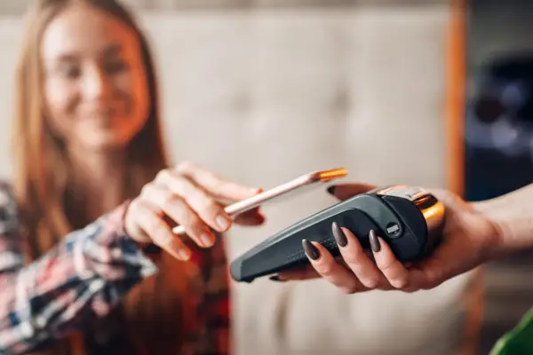 Las billeteras digitales salen de vacaciones; el efectivo se queda: ¿por qué cada vez más argentinos las eligen?