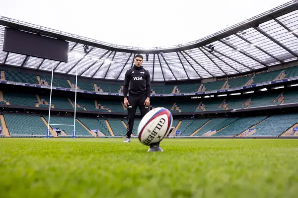 Los Pumas, con Albornoz de regreso, enfrentan a Inglaterra en la “catedral” del rugby