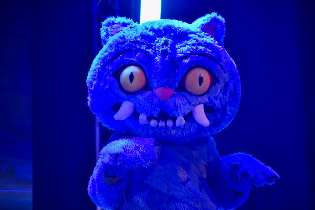 DERPY TIGER. Este personaje es un tigre gigante y azul que representa una guía espiritual y protectora.