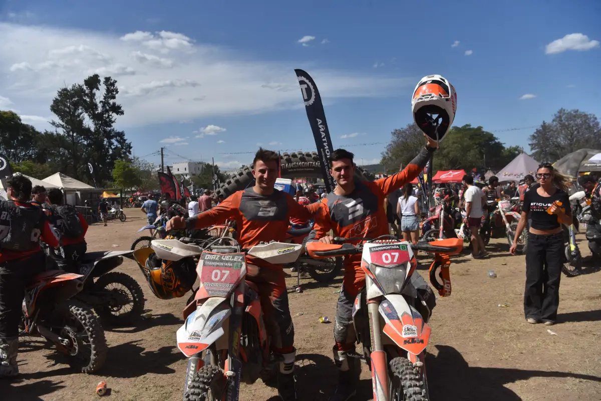 LA FELICIDAD DE LOS CAMPEONES. Gonzalo Díaz Vélez y José María Mercado mostraron un gran nivel para ganar la exigente competencia.