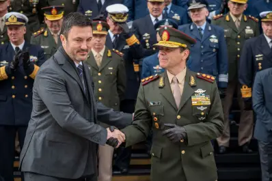 Milei pone a un militar al frente del Ministerio de Defensa