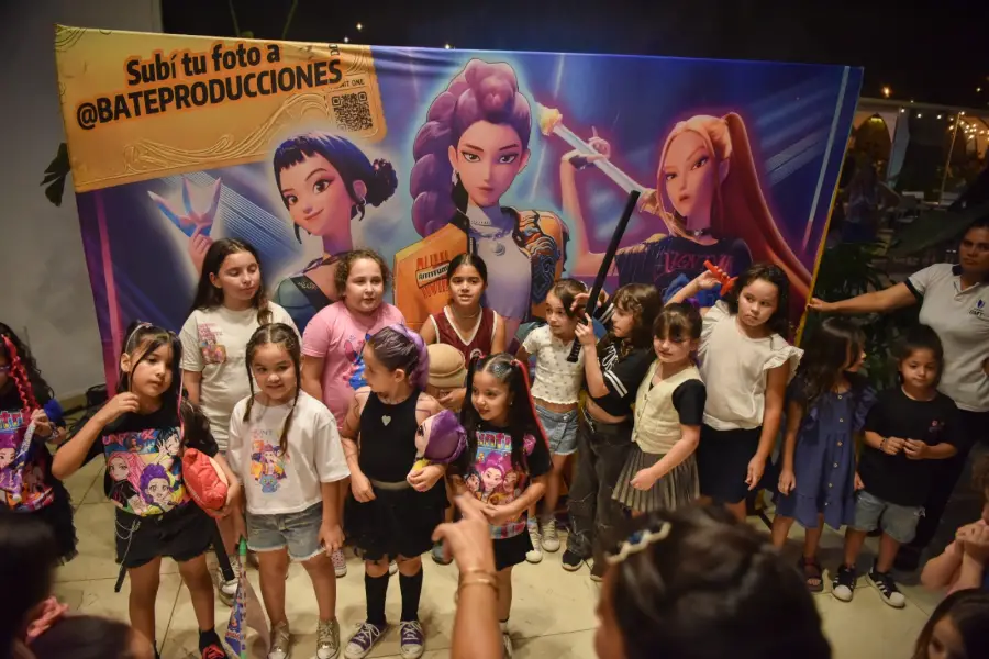 La obra Las Guerreras Doradas, inspirada en película récord de Netflix, desató el furor del K-pop en el Rosita Ávila