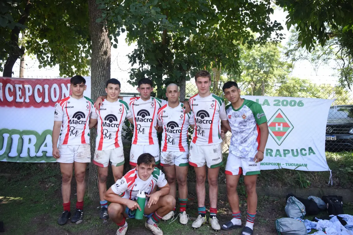 JUNTO A SUS COMPAÑEROS. Muro celebró su cumpleaños en la concentración de Huirapuca.