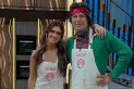 Andy Chango necesitó la ayuda de Momi Giardina para terminar su plato en MasterChef Celebrity