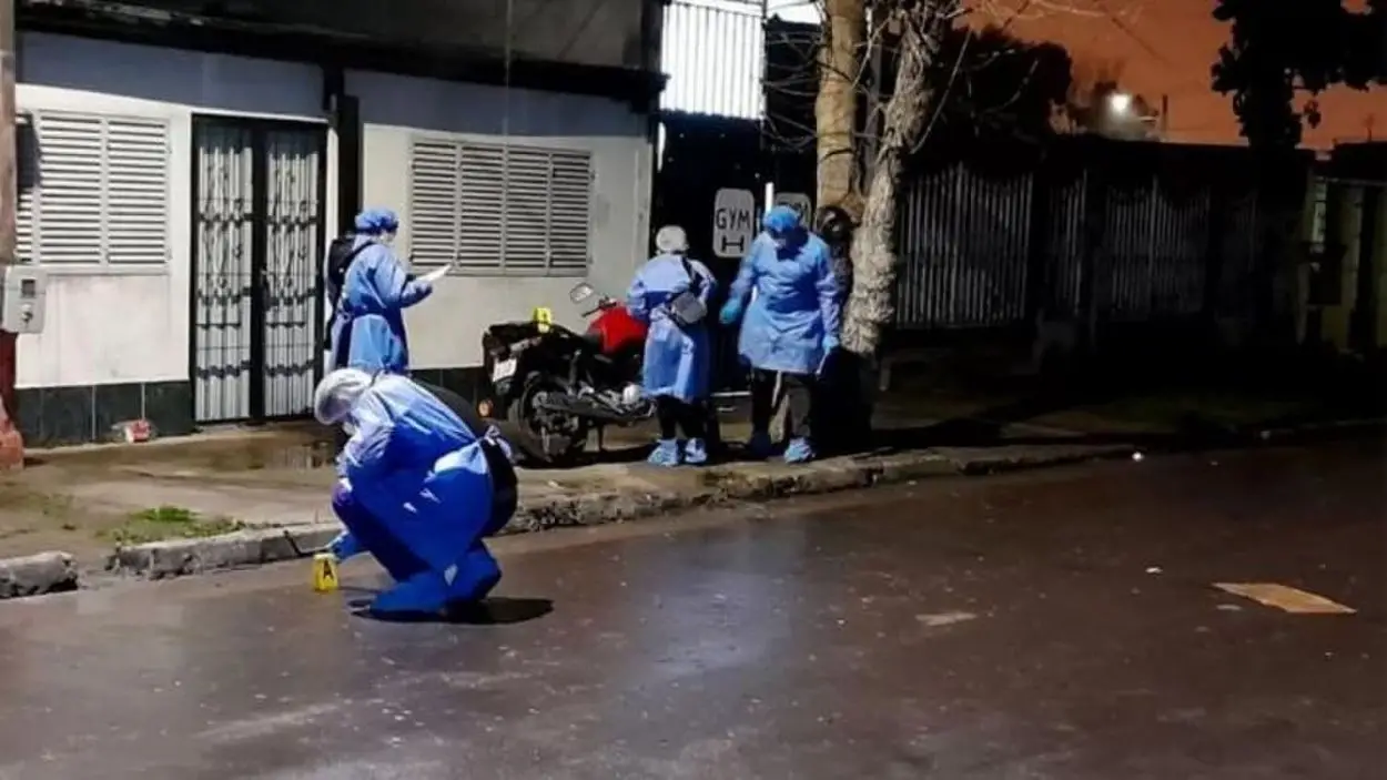 ESCENA. Lazarte fue ultimado a metros de su casa, en Las Piedritas.