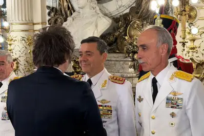 Acto protocolar: Milei se mostró con el nuevo ministro Presti