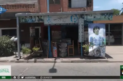 La historia del tucumano que convirtió su drugstore en un santuario maradoniano: “El Diego vive acá”