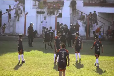 La Liga Tucumana repudia; Famaillá responde: la tensión explotó fuera de la cancha