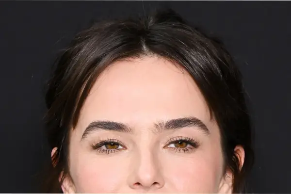 “Efecto remolino”: el peculiar estilo de cejas que es tendencia y se opone a los perfilados perfectos