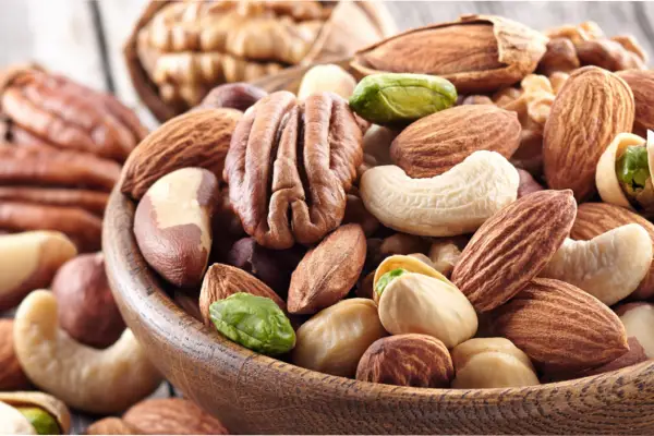 Cuál es el fruto seco que te hará dormir toda la noche, según especialistas