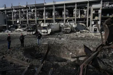 Rusia ataca Kiev, mientras se debate el plan de paz