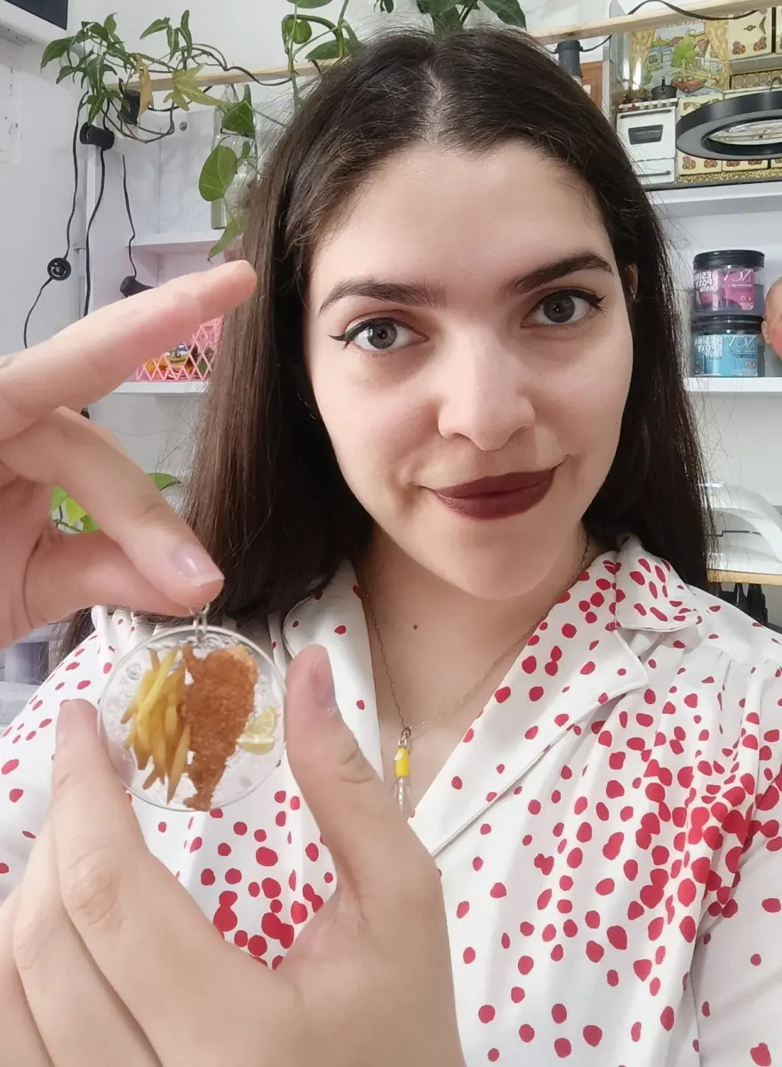 EMPRENDIMIENTO. Julieta Santos creo Plutonia, un proyecto de joyería contemporánea. 