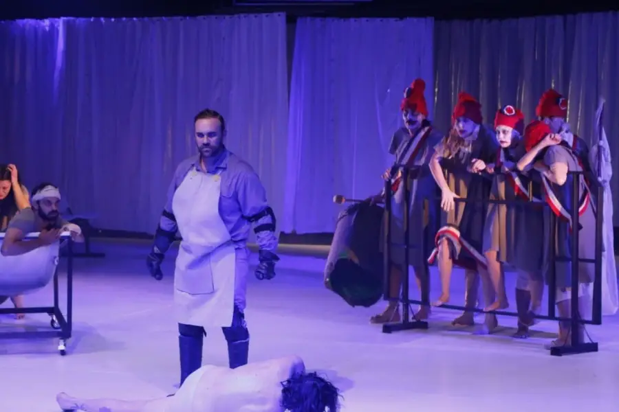 “MARAT/SADE”. Una propuesta del Teatro Estable.