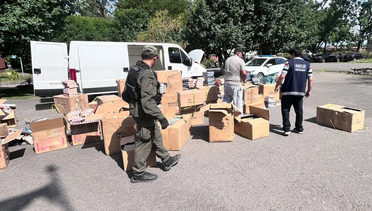 DECOMISO. Entre cartones de cigarrillos, licuadoras y juguetes, estiman que la carga retenida cuesta alrededor de $26.000.000.