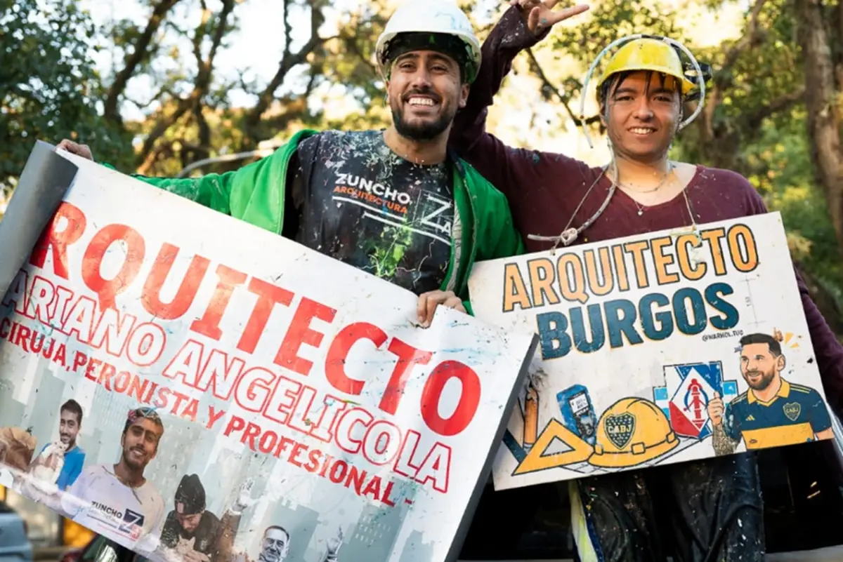 DÍA DE LOGRO. Ambos festejan el título universitario, un hito personal y familiar marcado por el paso por la educación pública. / CORTESÍA JOAQUÍN BURGOS